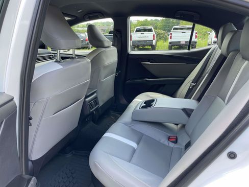 Used 2025 Toyota Camry SE w/ Multimedia Upgrade Package FWD image 3