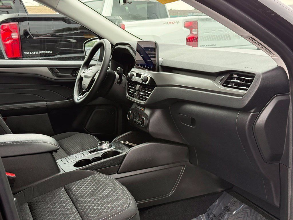 Used 2024 Ford Escape Active AWD/4WD image 21