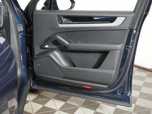 New 2026 Porsche Cayenne E-Hybrid image 39