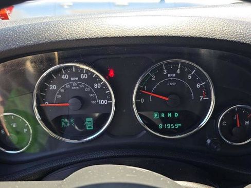 Used 2015 Jeep Wrangler Unlimited Sahara w/ Connectivity Group AWD/4WD image 8