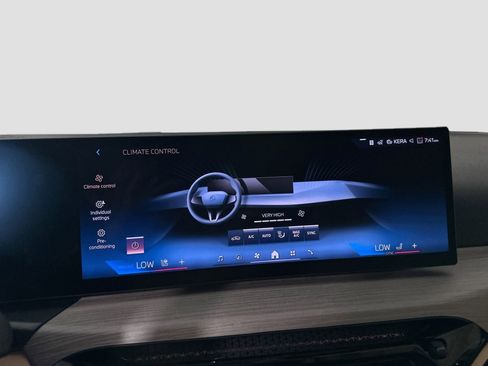 Certified 2025 BMW 330i xDrive Sedan w/ Convenience Package image 15