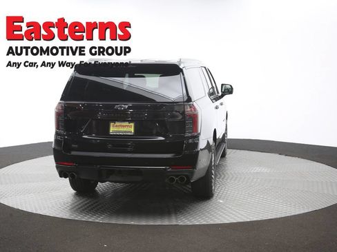 Used 2025 Chevrolet Suburban Z71 AWD/4WD image 43