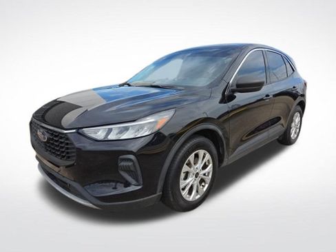 Certified 2023 Ford Escape Active w/ Cold Weather Package FWD image 4
