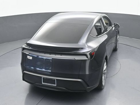 Used 2026 Tesla Model Y 2WD image 43