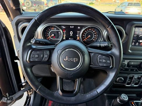 Used 2018 Jeep Wrangler Unlimited Sport S AWD/4WD image 14