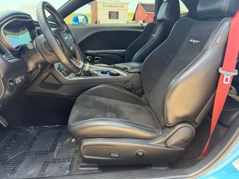 Used 2016 Dodge Challenger SRT Hellcat RWD image 14