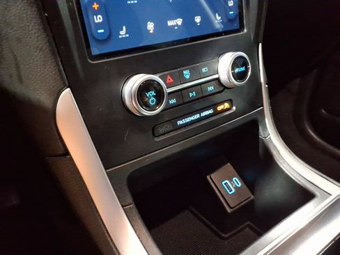 Used 2024 Ford Edge SEL AWD/4WD image 15