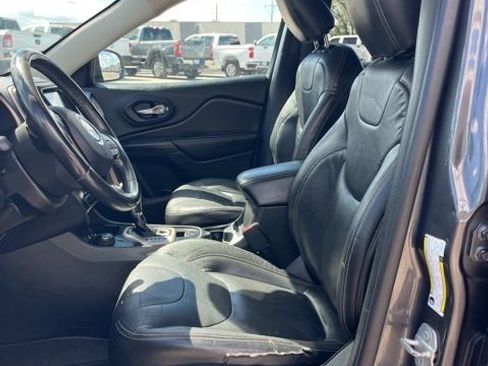 Used 2015 Jeep Cherokee Latitude w/ Comfort/Convenience Group AWD/4WD image 32