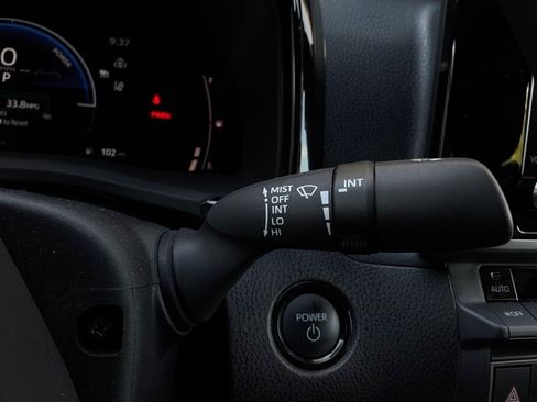 Used 2026 Toyota Camry SE FWD image 38