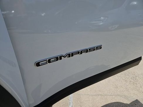 Used 2025 Jeep Compass Limited AWD/4WD image 29