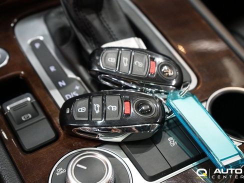 Used 2016 Volkswagen Touareg Sport image 27