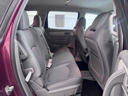 Used 2017 Chevrolet Traverse LT image 11