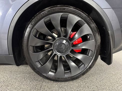 Used 2023 Tesla Model Y Performance image 17