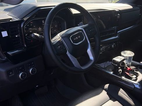 Used 2024 GMC Sierra 1500 Elevation w/ Elevation Premium Package AWD/4WD image 9