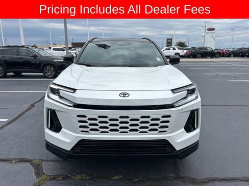 Used 2026 Toyota RAV4 XSE w/ Panoramic Sun Roof Package AWD/4WD image 26