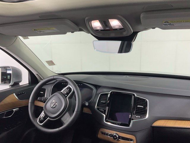 Certified 2025 Volvo XC90 T8 Plus AWD/4WD image 31