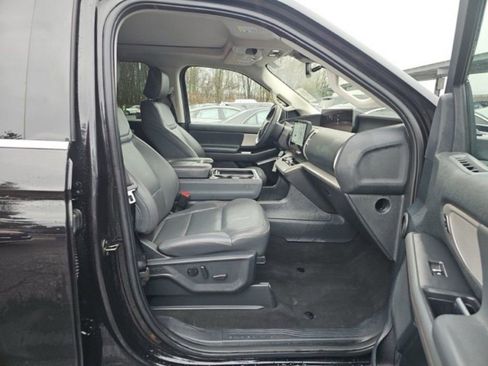 Used 2025 Ford Expedition Active image 10