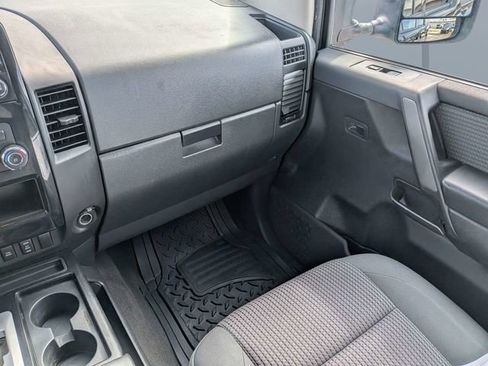 Used 2014 Nissan Titan SV w/ SV Premium Utility Package RWD image 16