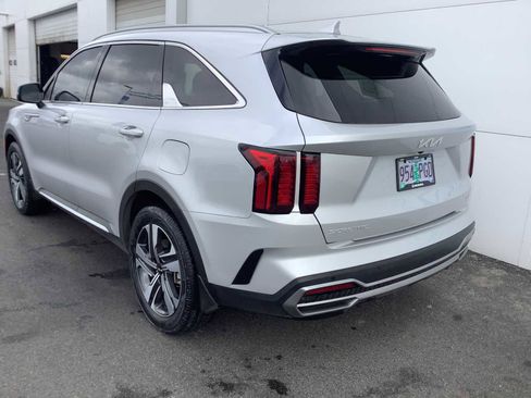 Used 2023 Kia Sorento EX image 4