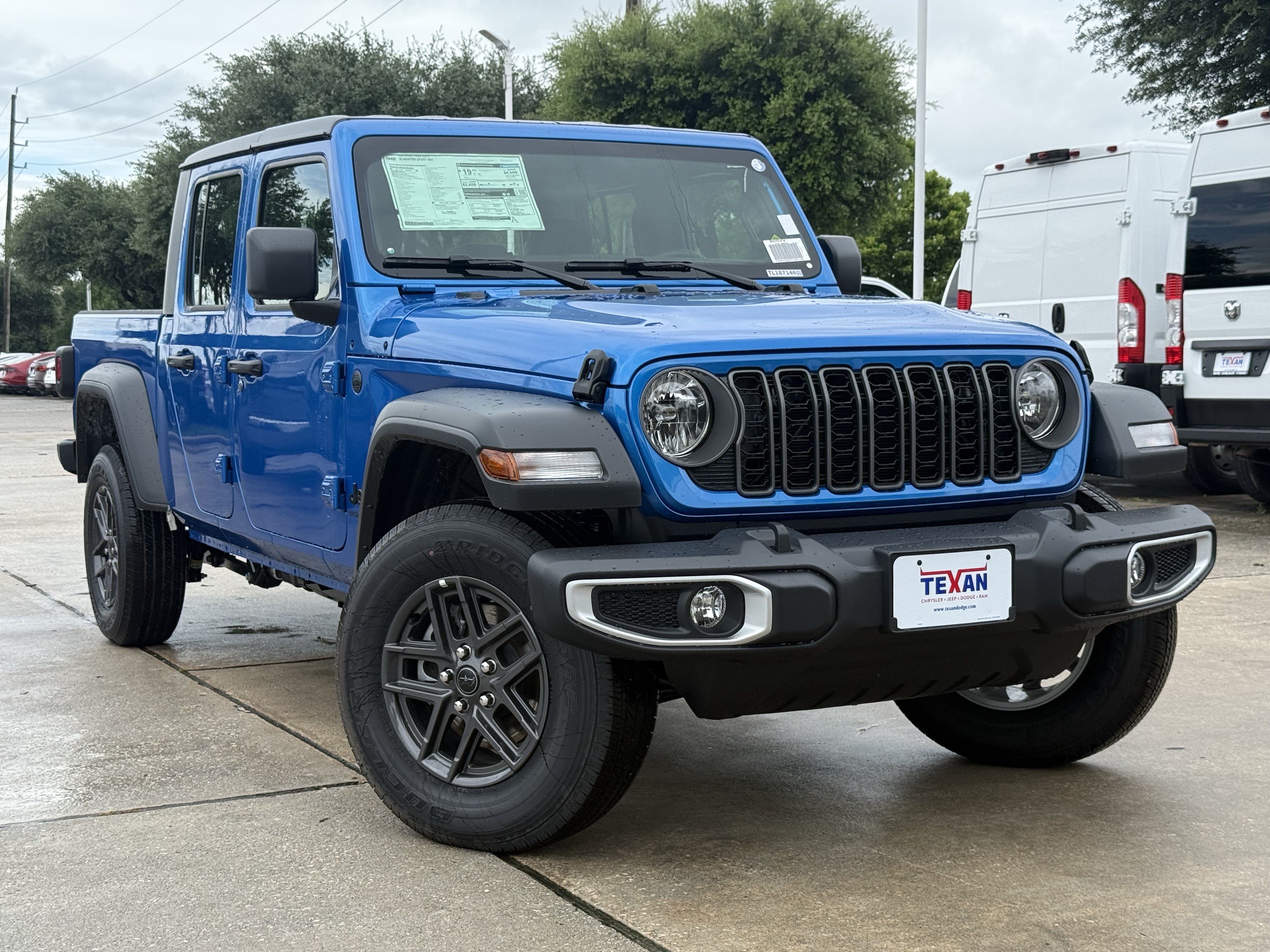 New 2026 Jeep Gladiator Sport AWD/4WD image 2