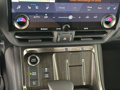 New 2026 Lexus GX 550 AWD/4WD image 19