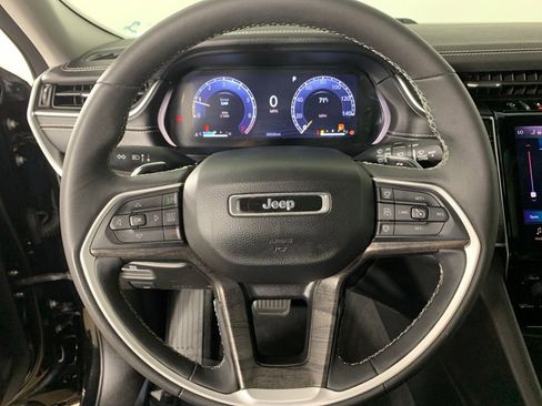 Used 2023 Jeep Grand Cherokee L Limited w/ Luxury Tech Group II AWD/4WD image 22