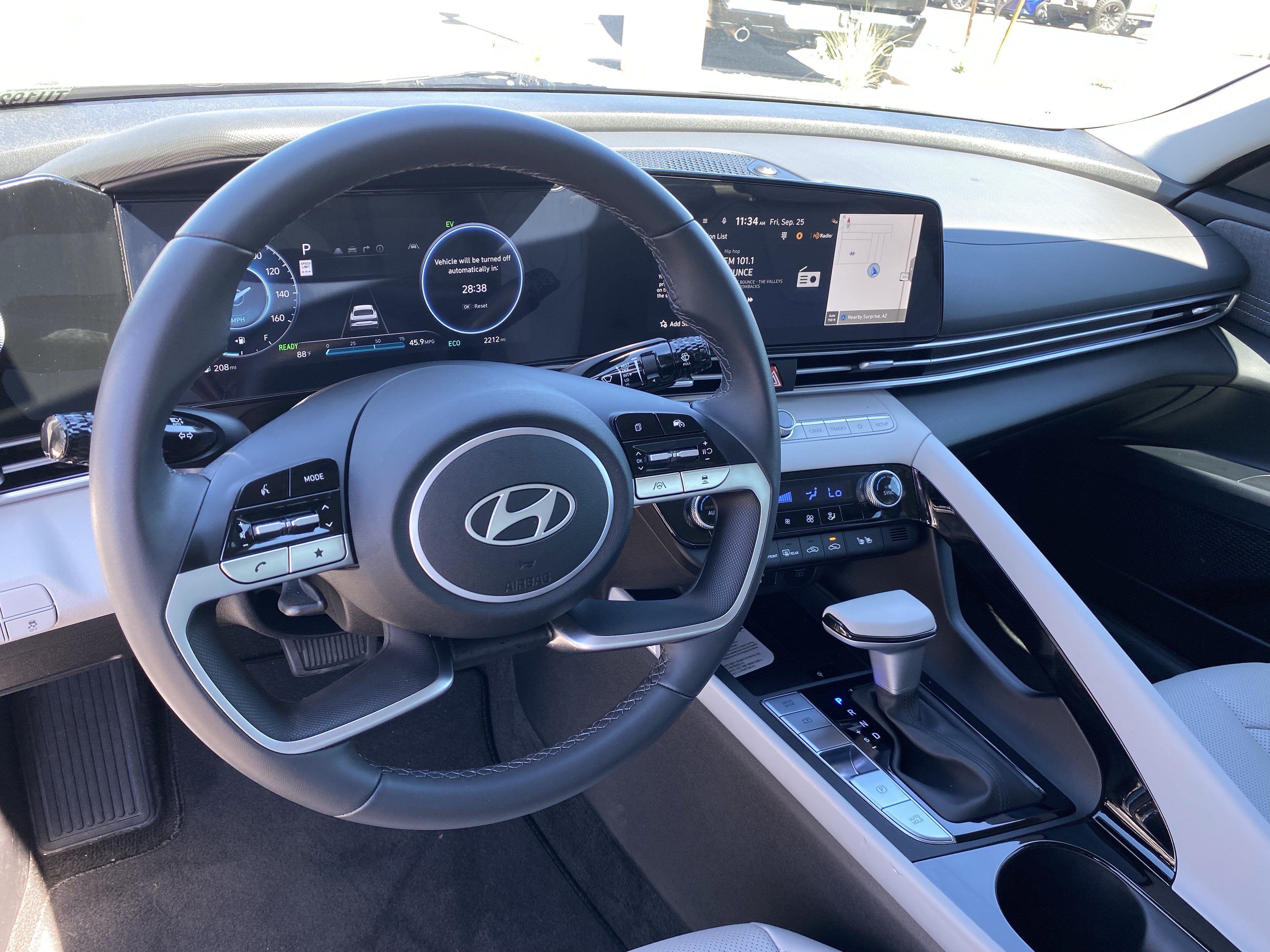 Certified 2026 Hyundai Elantra Limited FWD image 17