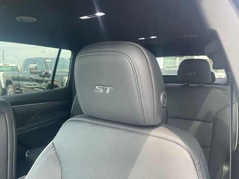 New 2026 Buick Enclave Sport Touring w/ Power Package FWD image 22