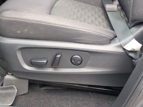 Used 2022 Nissan Pathfinder SV FWD image 18