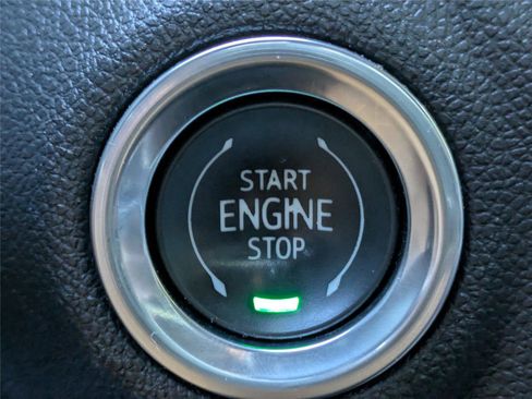 Used 2021 Chevrolet Silverado 1500 High Country w/ Technology Package AWD/4WD image 32