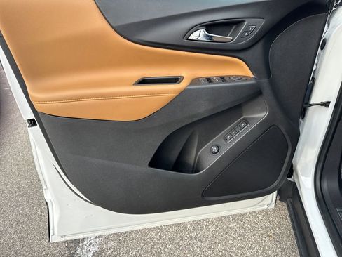 Used 2021 Chevrolet Equinox Premier image 12