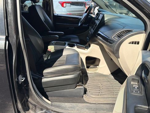 Used 2018 Dodge Grand Caravan SXT FWD image 20