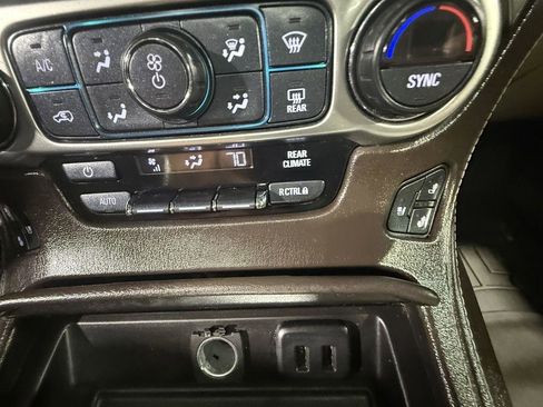 Used 2017 Chevrolet Tahoe Premier AWD/4WD image 28