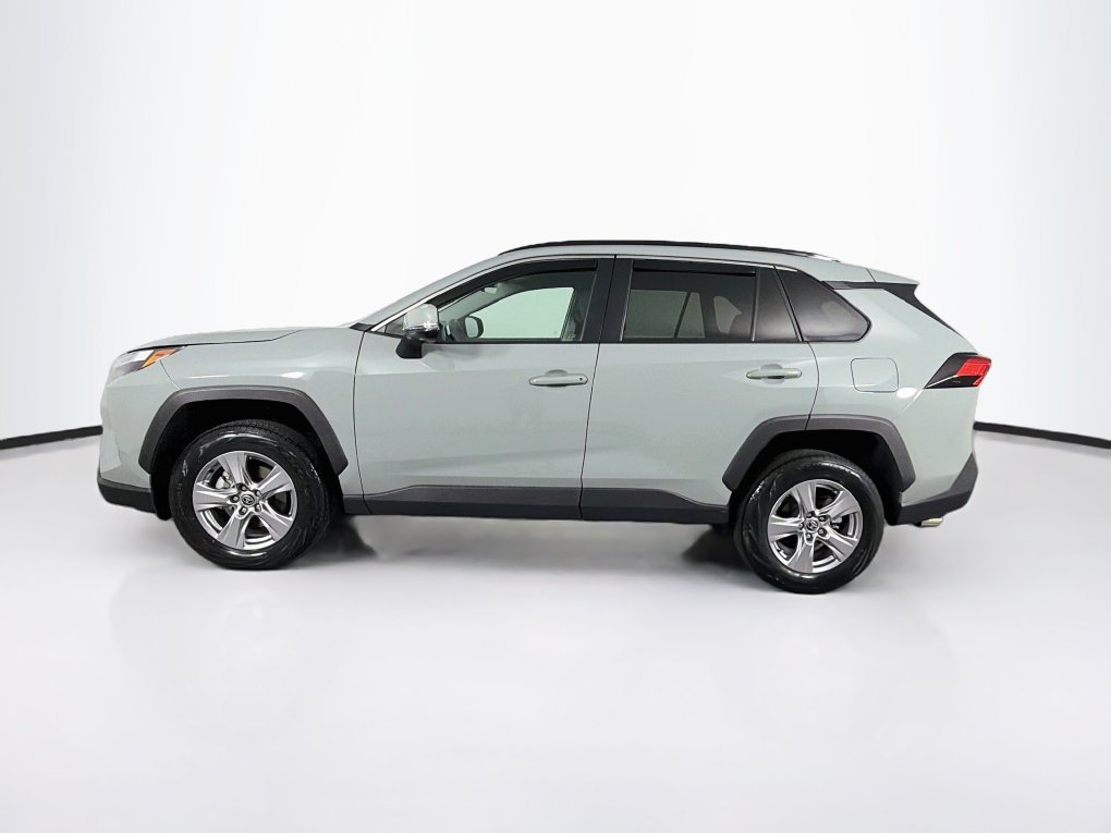 Used 2022 Toyota RAV4 XLE FWD image 6