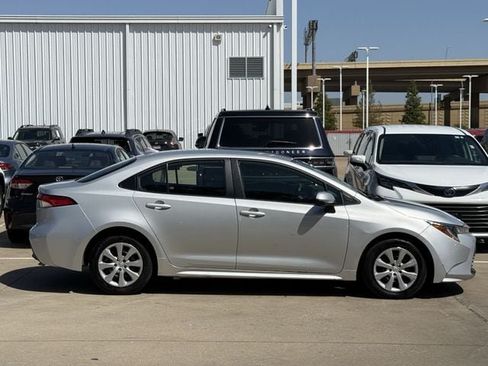 Used 2024 Toyota Corolla LE FWD image 3