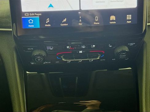 Used 2023 Jeep Grand Cherokee Limited w/ Luxury Tech Group II image 16