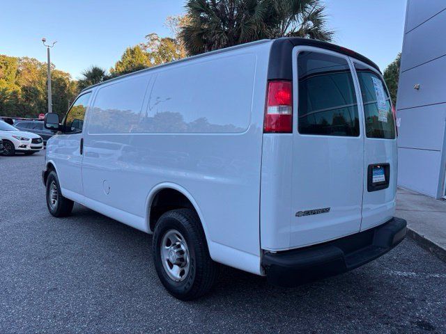 Used 2019 Chevrolet Express 2500 RWD image 3