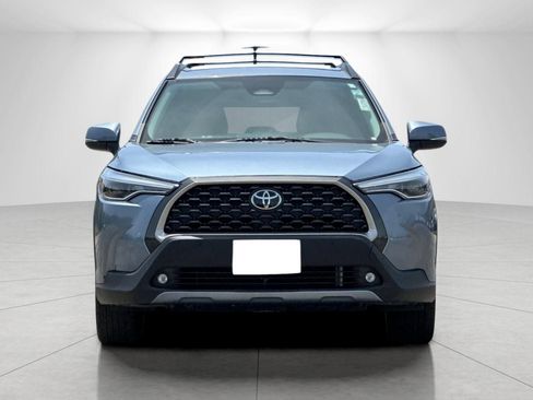 Used 2023 Toyota Corolla Cross XLE w/ Convenience Package FWD image 8