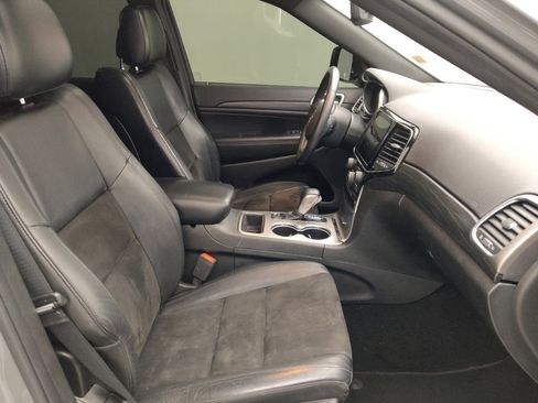 Used 2019 Jeep Grand Cherokee Altitude AWD/4WD image 21