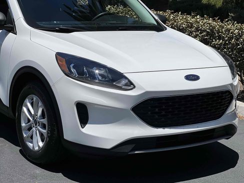 Used 2022 Ford Escape SE FWD image 55