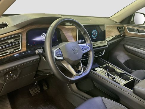 Used 2025 Volkswagen Atlas SE AWD/4WD image 18