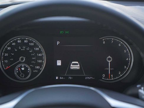 Used 2024 Genesis G70 2.5T image 21