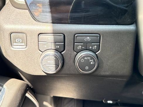 Used 2022 Chevrolet Silverado 1500 LT AWD/4WD image 34