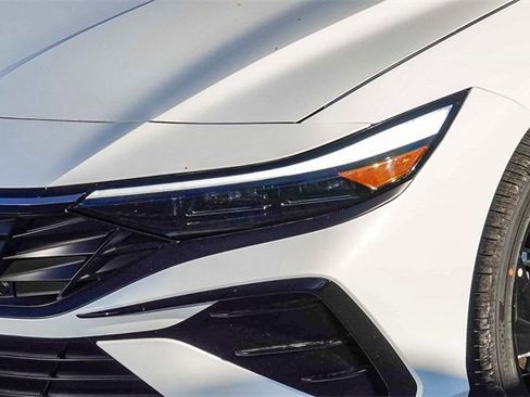 New 2026 Hyundai Elantra SEL Sport image 9