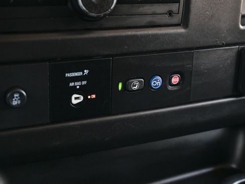 Used 2021 Chevrolet Express 2500 RWD image 27