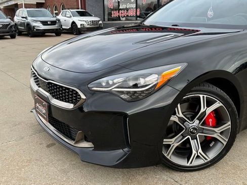 Used 2019 Kia Stinger GT2 image 24