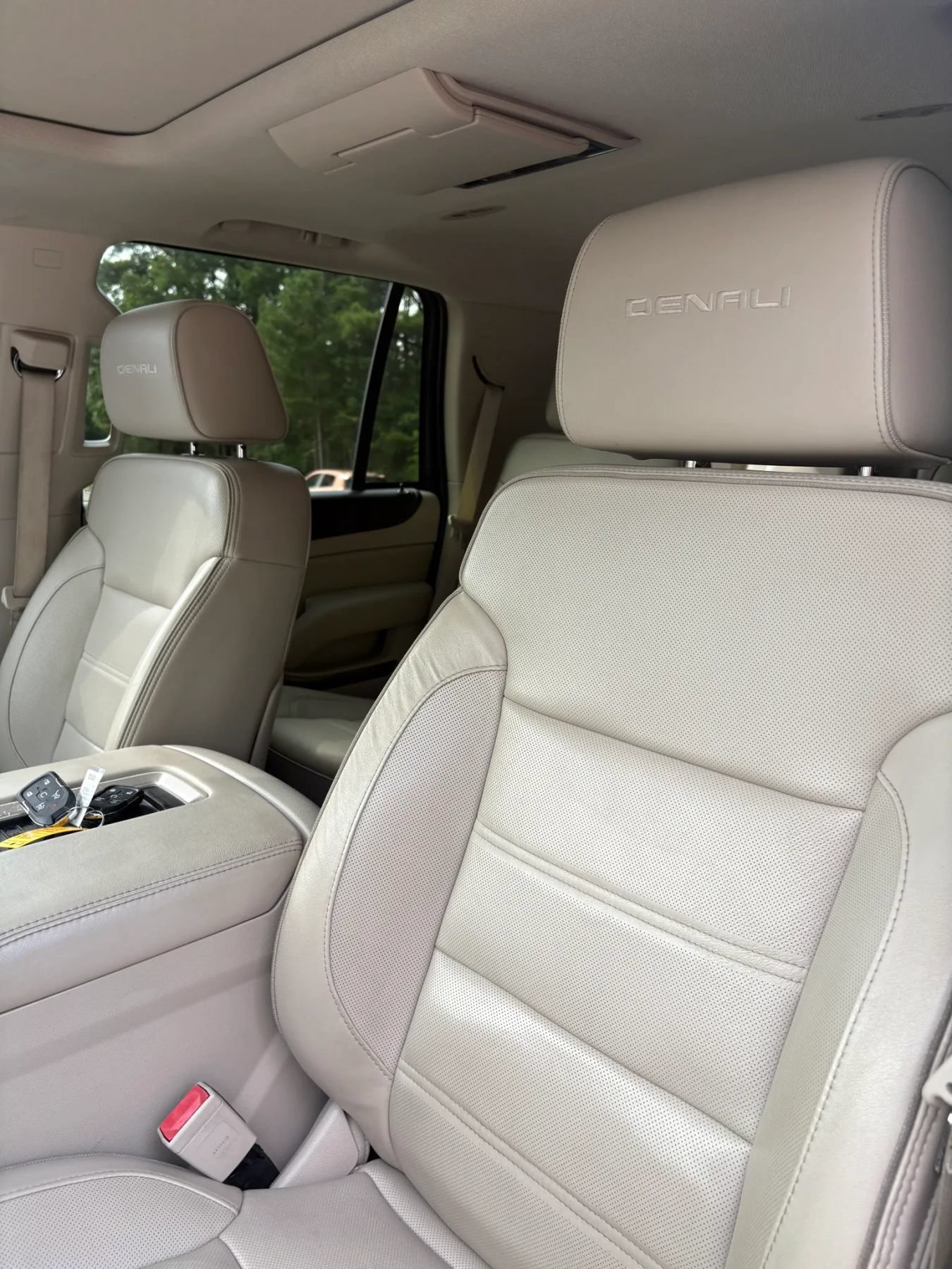Used 2016 GMC Yukon Denali w/ Open Road Package AWD/4WD image 10
