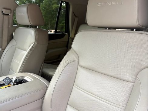 Used 2016 GMC Yukon Denali w/ Open Road Package AWD/4WD image 10