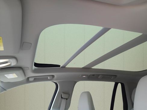 Used 2025 Volvo XC90 T8 Plus w/ Protection Package image 7