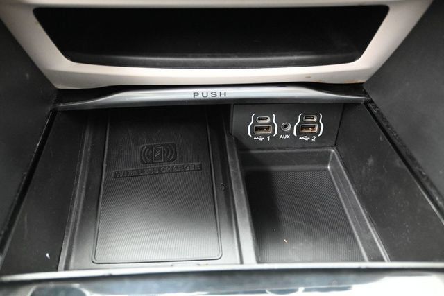 Certified 2024 Chrysler Pacifica Limited FWD image 47